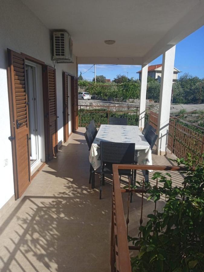 Apartman Gilan Seget Vranjica Eksteriør billede