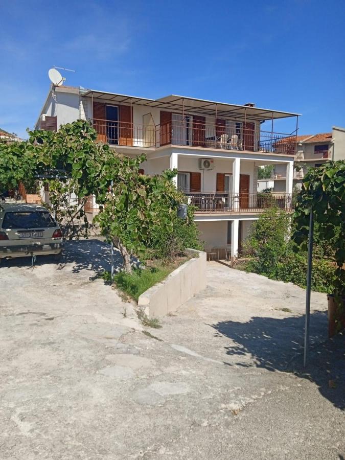 Apartman Gilan Seget Vranjica Eksteriør billede