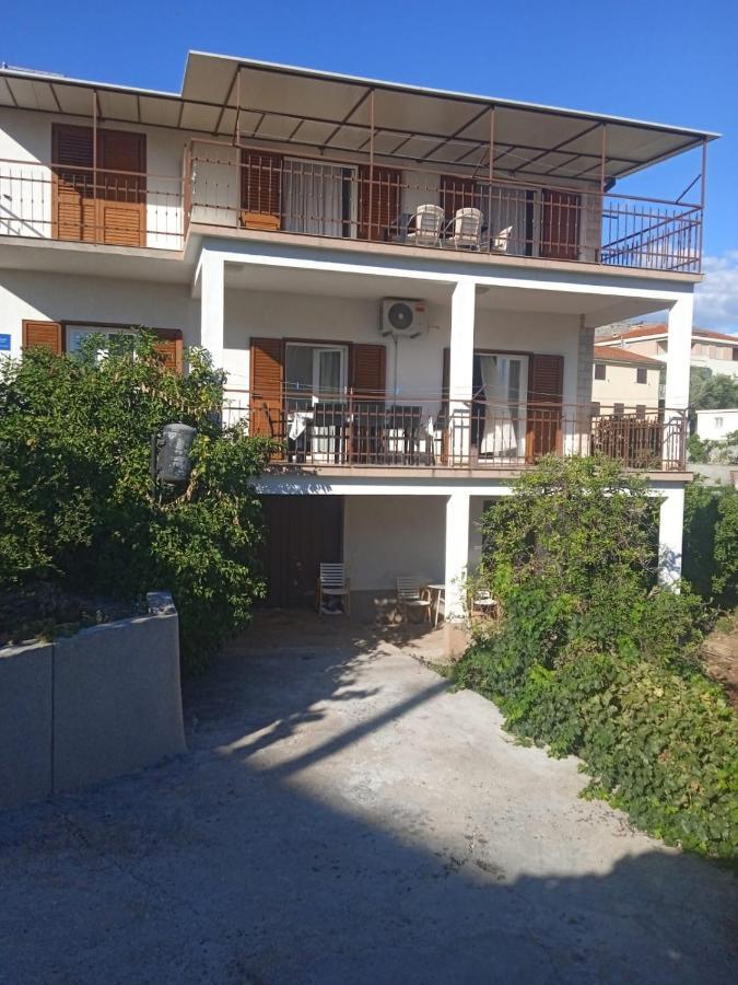 Apartman Gilan Seget Vranjica Eksteriør billede